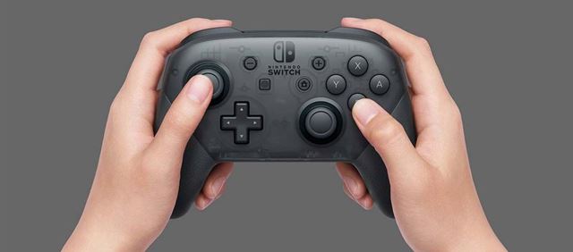 Tipy na darčeky pre hráčov – ovládače, volanty a herné stoličky