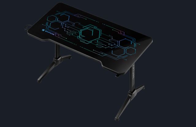 Tipy na darčeky pre hráčov – ovládače, volanty a herné stoličky