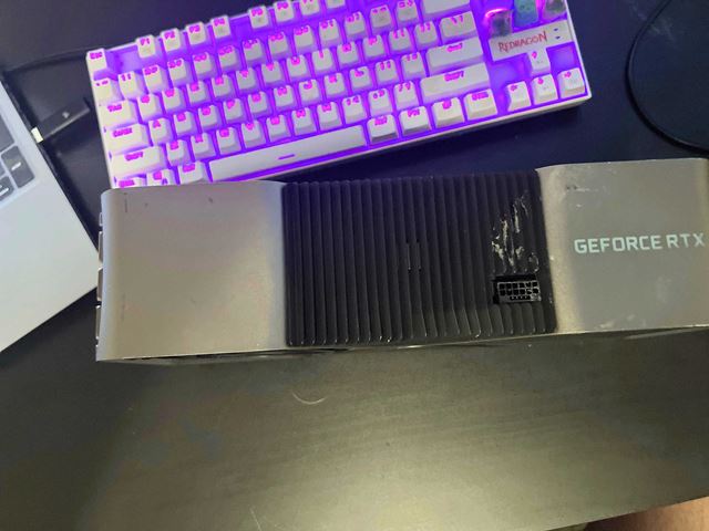 Zrušená RTX 4090ti karta bola nájdená medzi odpadom vo výpredaji