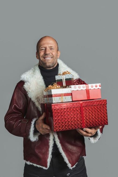 Herec Jason Statham preberá velenie vo World of Tanks pre Holiday Ops 2025