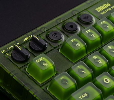 8BitDO firma predstavila retro Xbox klávesnicu a myš