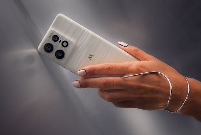 Motorola predstavila Edge 50 sériu mobilov, s Ultra, Pro a Fusion modelmi, pridala aj Buds slúchadlá