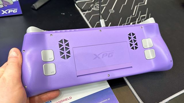 Adata predstavila svoj XGP Nia handheld s vysúvateľným displejom