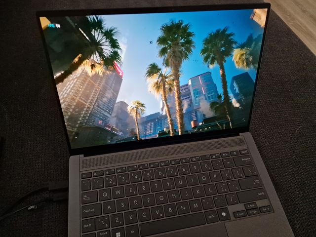 Aký výkon ponúka Asus Zenbook S 14 s novým Intel Ultra procesorom?