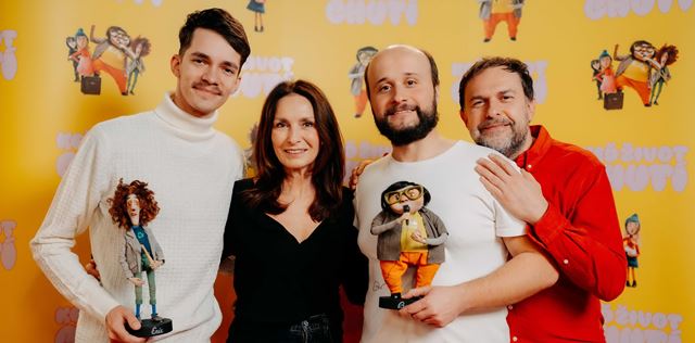 Má veľké brucho, je nešťastne zamilovaný a smeje sa mu celá trieda. Do kín sa blíži animák Keď život chutí