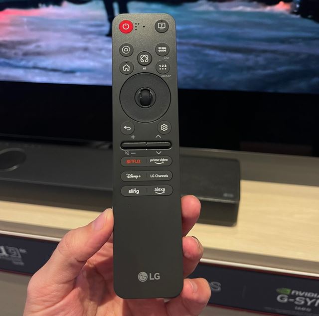 LG na CES výstave predstavilo nové TV a aj nový ovládač s AI tlačidlom