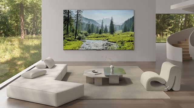 TCL na CES prinieslo svoje televízory, pridalo aj monitory a projektor