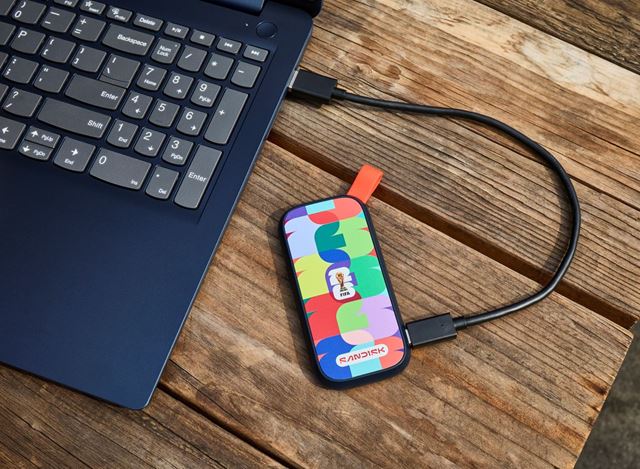 Sandisk predstavil futbalové USB
