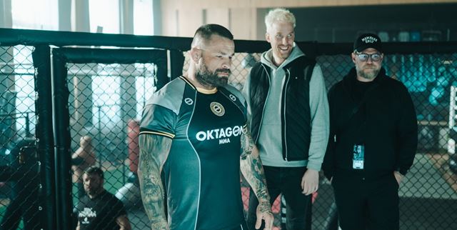 Vo veľkofilme Bojovník si zahral aj český „Terminátor“ Karlos Vémola