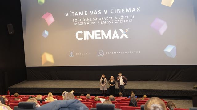 Kino pre všetkých: Premietanie pre nevidiacich a mikulášske projekcie pre deti s autizmom