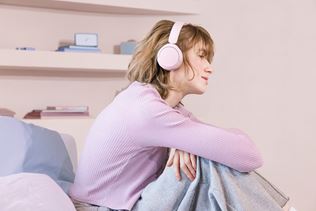 Sony predstavilo nové bezdrôtové slúchadlá WF-C710N