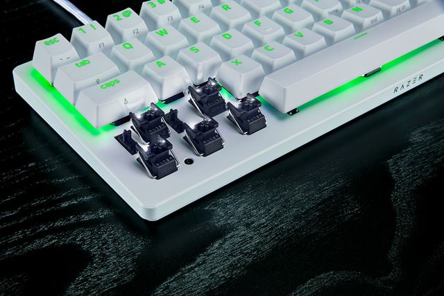 Razer predstavil bielu verziu Huntsman V3 Pro Mini klávesnice