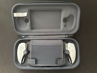 Bezpečné (a štýlové) cestovanie s PlayStation Portalom je konečne tu!