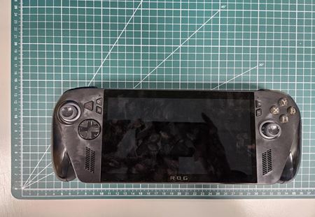 Ešte pred ohlásením ROG Ally 2 handheldov tu máme pohľad na ich dizajn