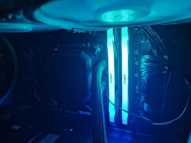 Ako taktovanie DDR5 pamäti ovplyvňuje výkon v hrách?