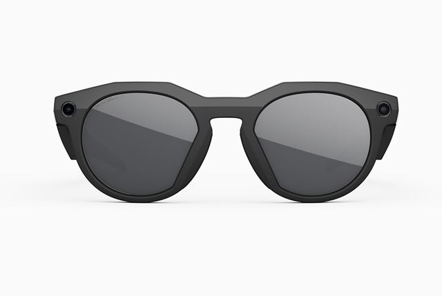 Meta predstavil inteligentné okuliare Oakley