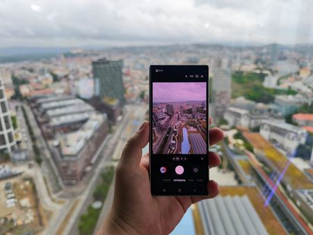 Samsung predstavil nové skladacie mobily Galaxy Z Fold7, Z Flip7, Z Flip7 SE, a hodinky Galaxy Watch8