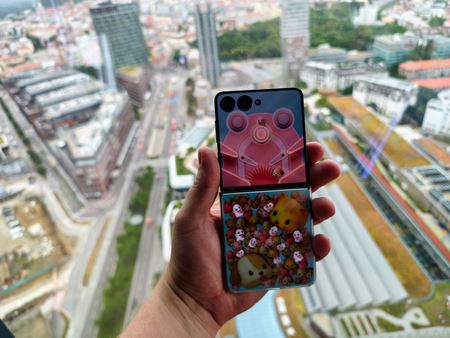 Samsung predstavil nové skladacie mobily Galaxy Z Fold7, Z Flip7, Z Flip7 SE, a hodinky Galaxy Watch8