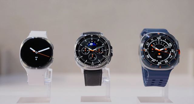 Samsung predstavil nové skladacie mobily Galaxy Z Fold7, Z Flip7, Z Flip7 SE, a hodinky Galaxy Watch8