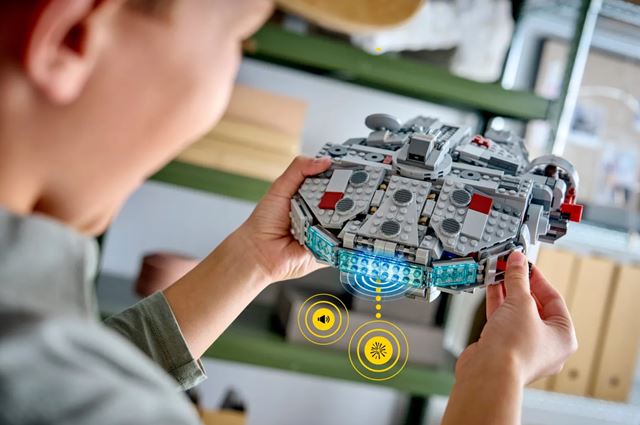 Lego predstavilo ďalšie Star Wars stavebnice, ktoré budú fungovať so Smartbrick