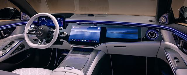 Mercedes-Benz S-Class dostáva v 2026 verzii výraznejší dizajn a Superscreen v interiéri