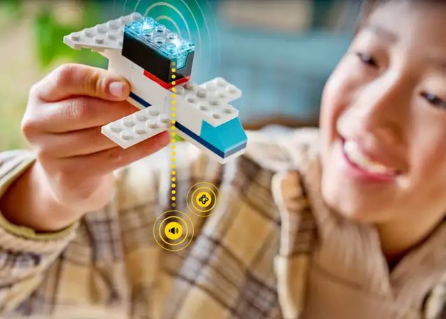 LEGO SMART Play: Smart Brick prináša svetlo a zvuk priamo do stavebníc