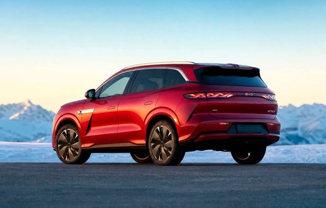 BYD Atto 8 prichádza do Európy, obrie elektrické SUV sa nabije za deväť minút