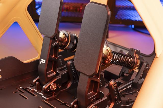 Fanatec predstavil na SimRacing Expo 2026 volant Project Obsidian a ďalšie novinky na rok 2027