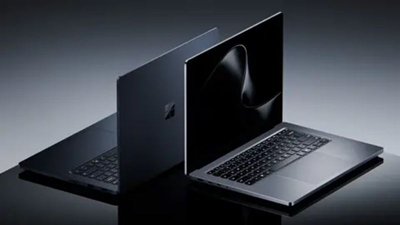 Microsoft odhalil ceny Surface Laptop Ultra, s čipom NVIDIA RTX Spark a 128 GB RAM