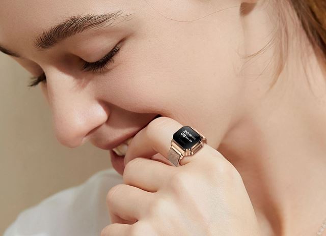 Čo takto skombinovať prsteň a hodinky?