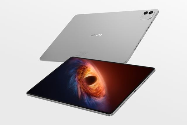 HONOR na MWC 2026 predstavil Robot Phone, Magic V6 mobil, MagicPad 4 tablet a aj humanoidného robota