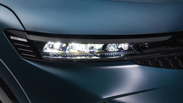 Renault Megane E-Tech dostal väčší dojazd, rýchlejšie nabíjanie a Google Gemini