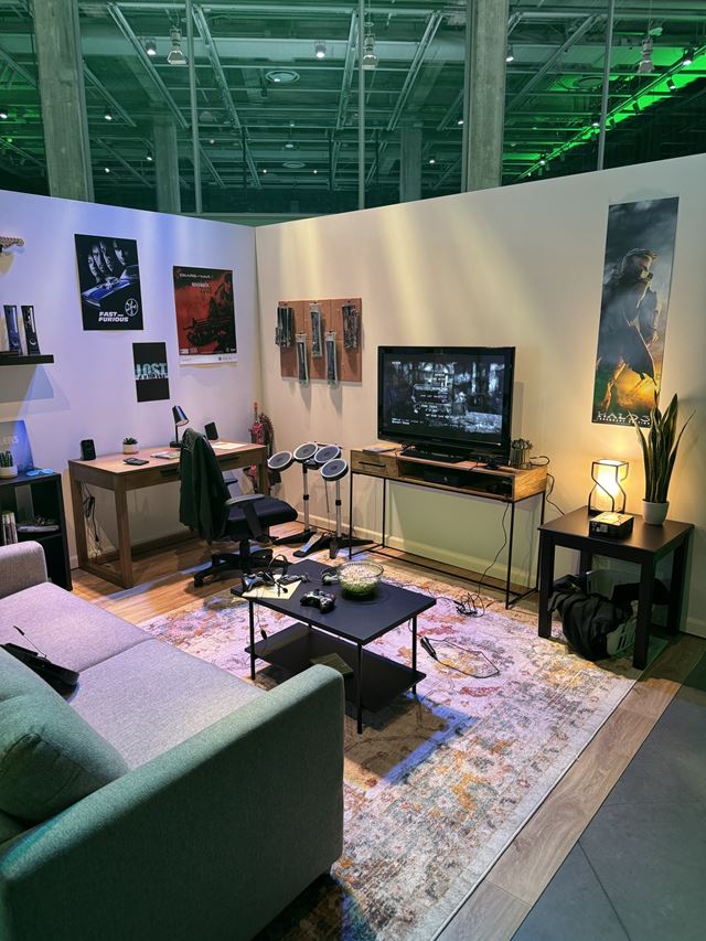Xbox včera na Fanfeste rozdával konzoly a pripravil tam aj izby z každej generácie Xboxu