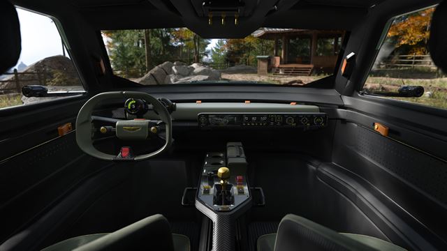 Aston Martin Dreadnought koncept predstavený