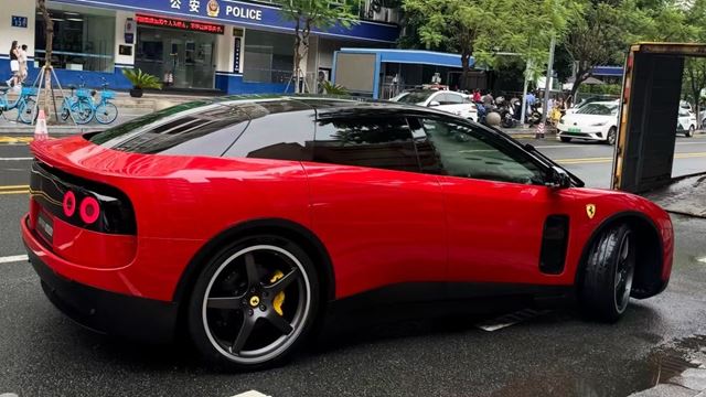Ferrari Luce sa ukázalo v Číne