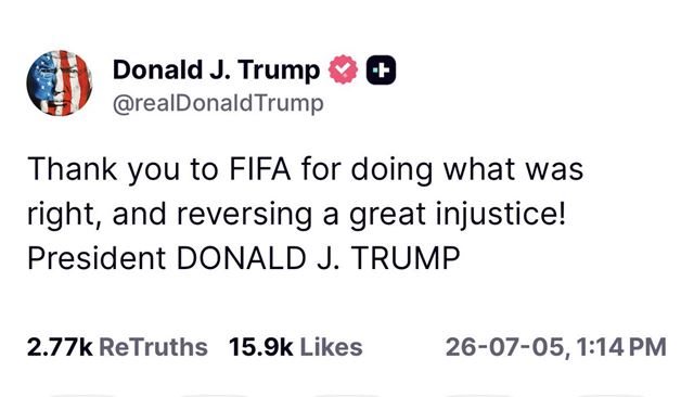 VAR ukázal faul, rozhodca ho potvrdil, ale FIFA po tlaku Trumpa odložila trest
