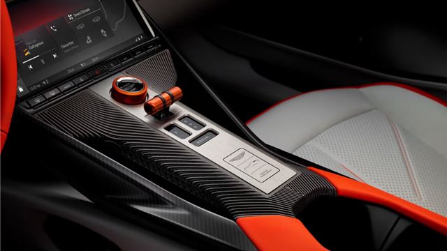 Aston Martin Valen má 850 koní a extrémny V12. Vznikne len 150 kusov