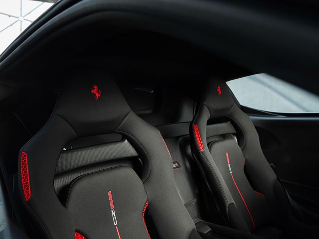 Ferrari ukázalo unikát CZ26. SF90 dostalo úplne novú karosériu inšpirovanú 70. rokmi
