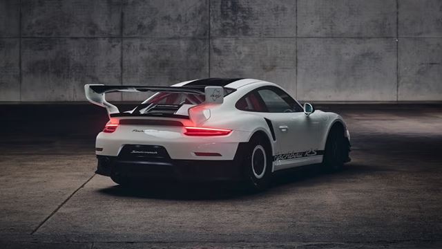 Porsche oživilo legendárny Slantnose - Flachbau RS vznikol z 911 GT2 RS a existuje jediný kus