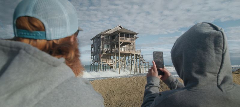 Hudba k slovenskému filmu Musíme prežiť ocenenom na festivale Cinematik je prvým klimatickým soundtrackom na svete