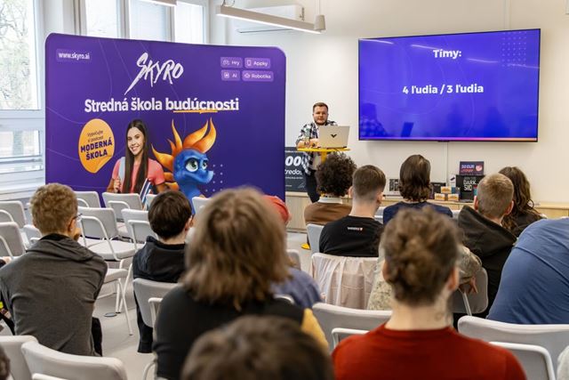 Skyro: denne v škole alebo online z domu. Obe cesty vedú k maturite z IT a gamedevu