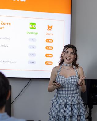 Skyro: denne v škole alebo online z domu. Obe cesty vedú k maturite z IT a gamedevu