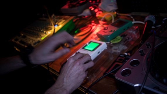 Ukka z dokumentu o chiptune hudbe ukazuje ivot Game Boy handheldu