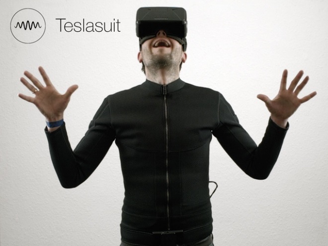 Teslasuit, priliehav oblek s elektrostimulmi dopln Oculus Rift