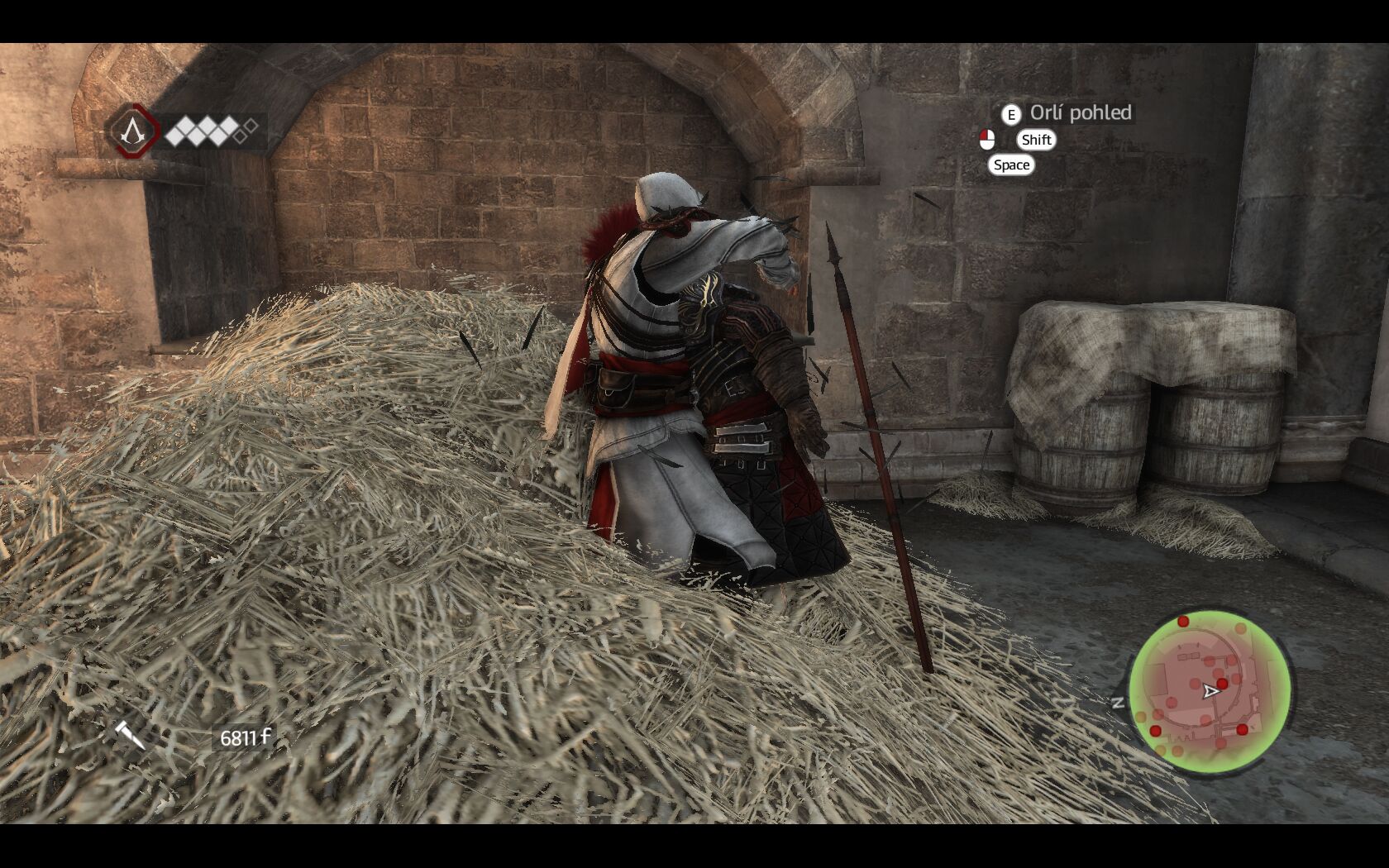 Assassin's Creed: Bratrstvo Snake m svoju krabicu, Ezio zase slamu.