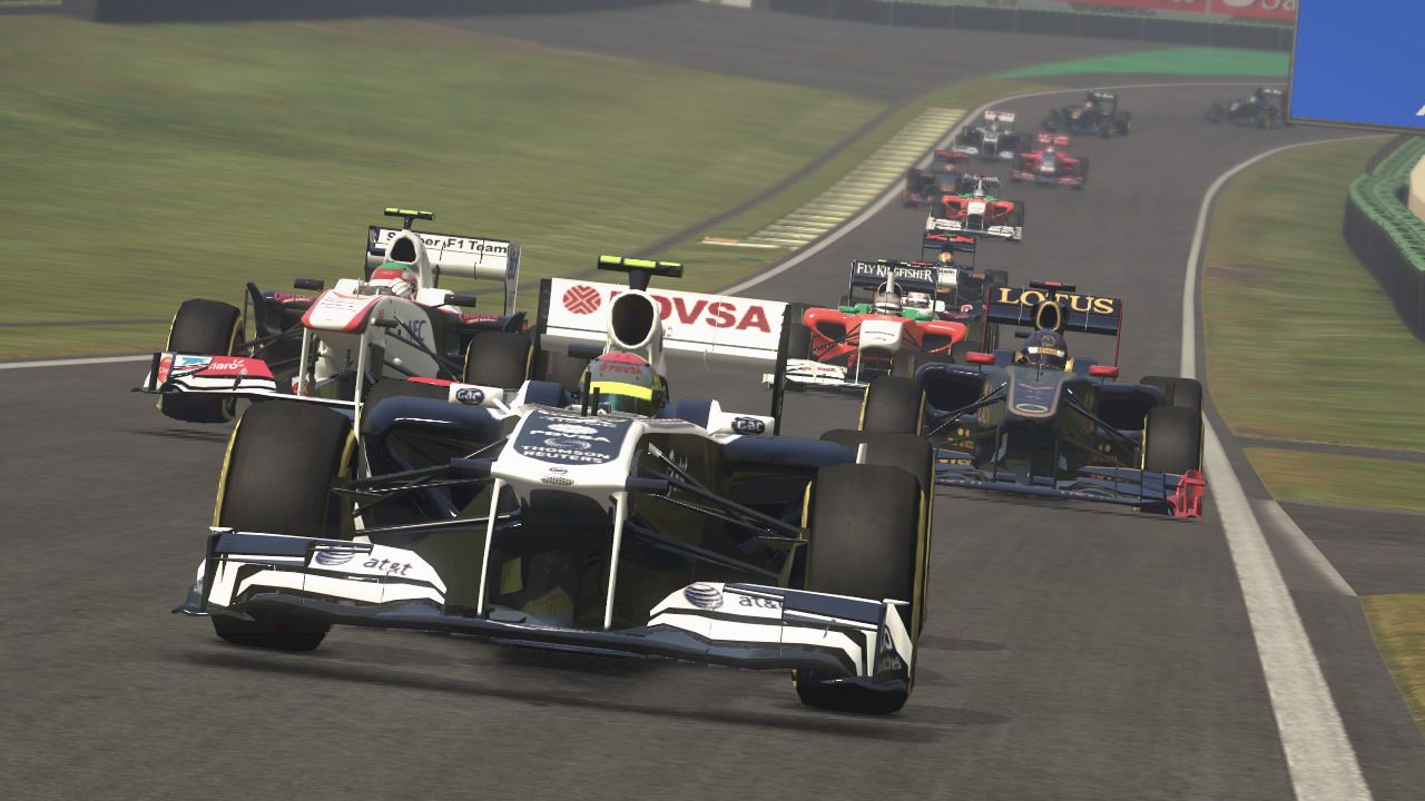 F1 2011 Tretinu tartovnho poa v multiplayeri ovlda AI.