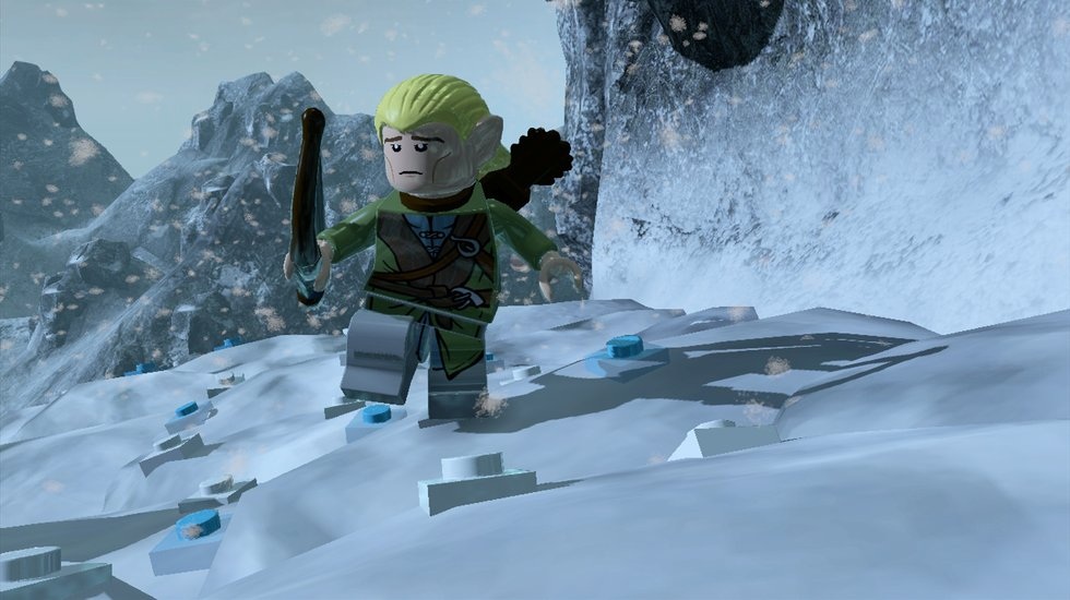 LEGO: The Lord of The Rings Legolas doke prechdza cez snehov zveje.