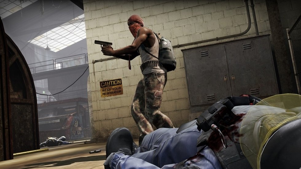 Counter Strike: Global Offensive Terorista dodruje BOZP.