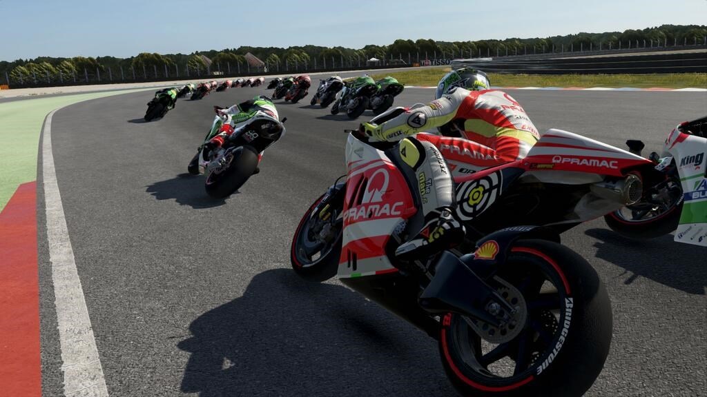 MotoGP 14 Pri jazde v skupine je dojem z prejavu ostatnch neuveritene strojov.