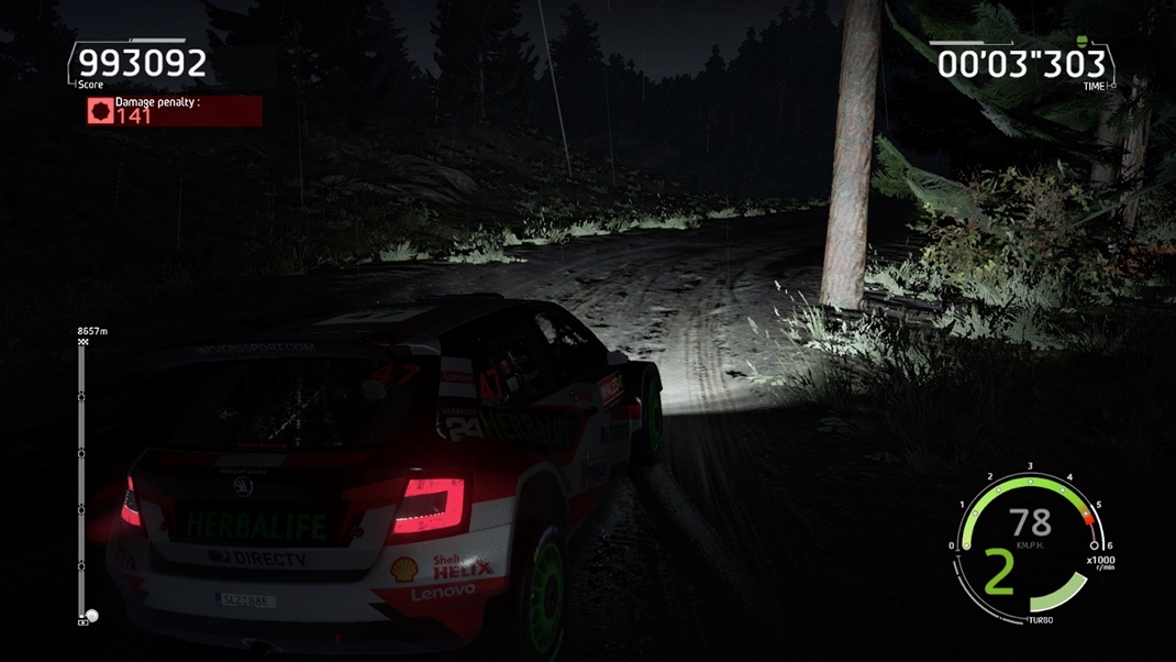 WRC 6 Jazda v noci je nesmierne adrenalnov - ni poriadne nevidte a zke cestiky vm neprepia ani jednu chybiku.